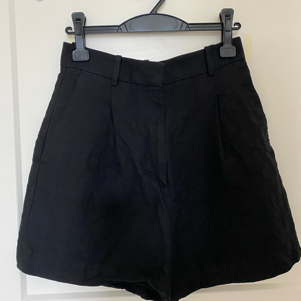 & Other Stories black linen short size 6